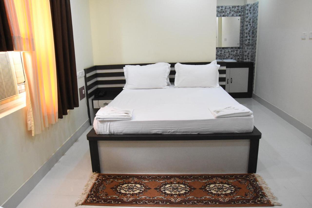 Hotel Bnson Blue Cuttack Exterior foto
