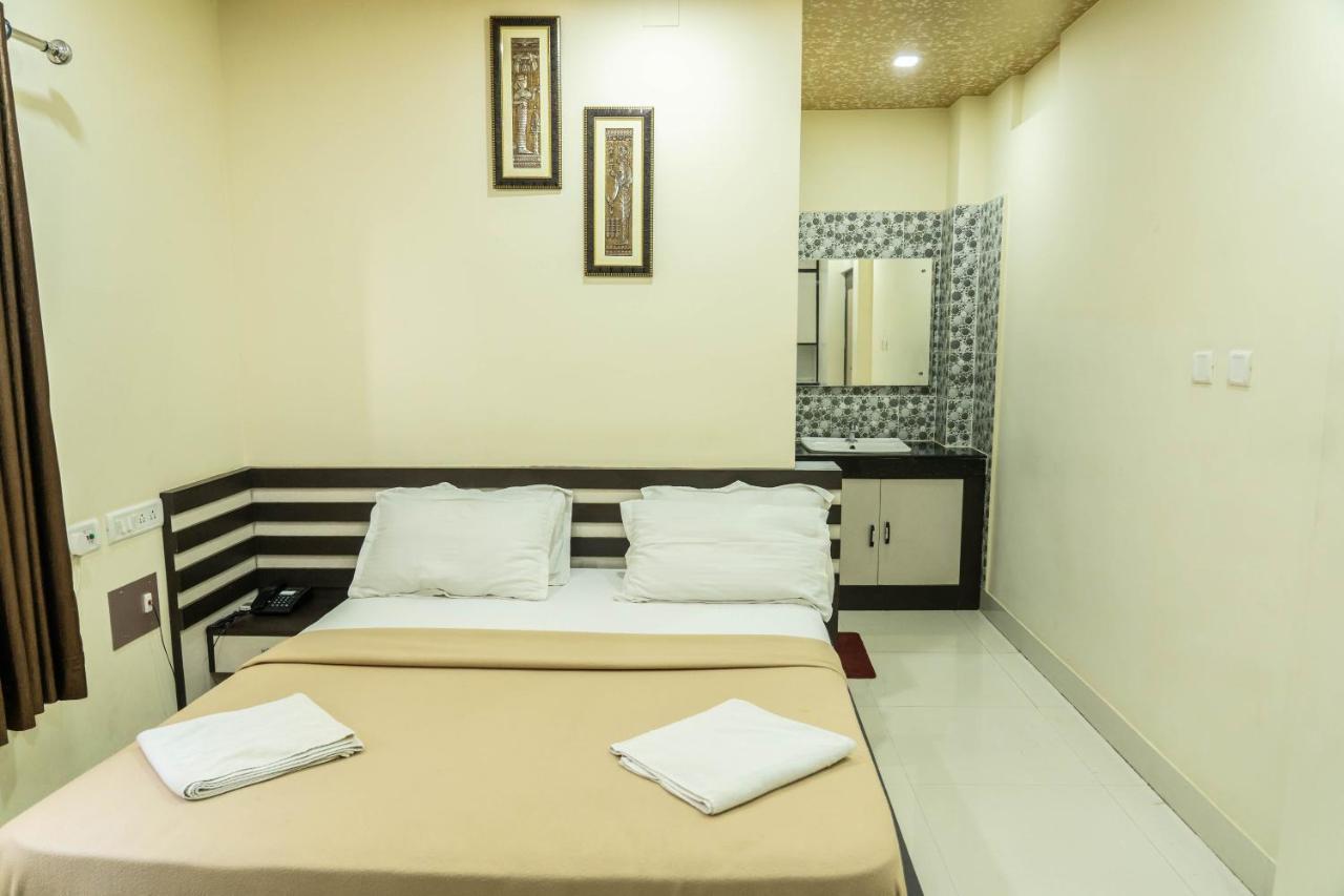 Hotel Bnson Blue Cuttack Exterior foto