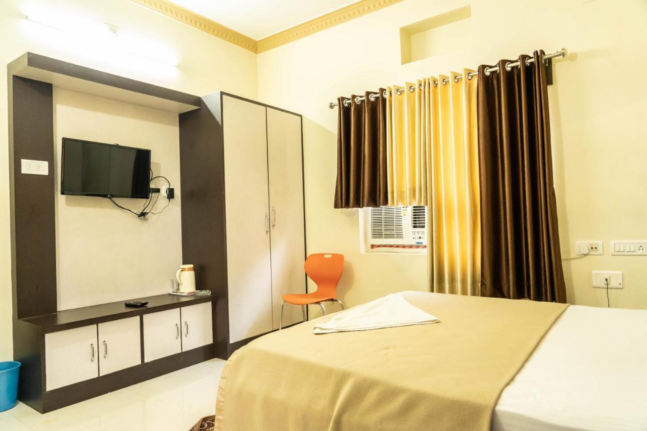 Hotel Bnson Blue Cuttack Exterior foto